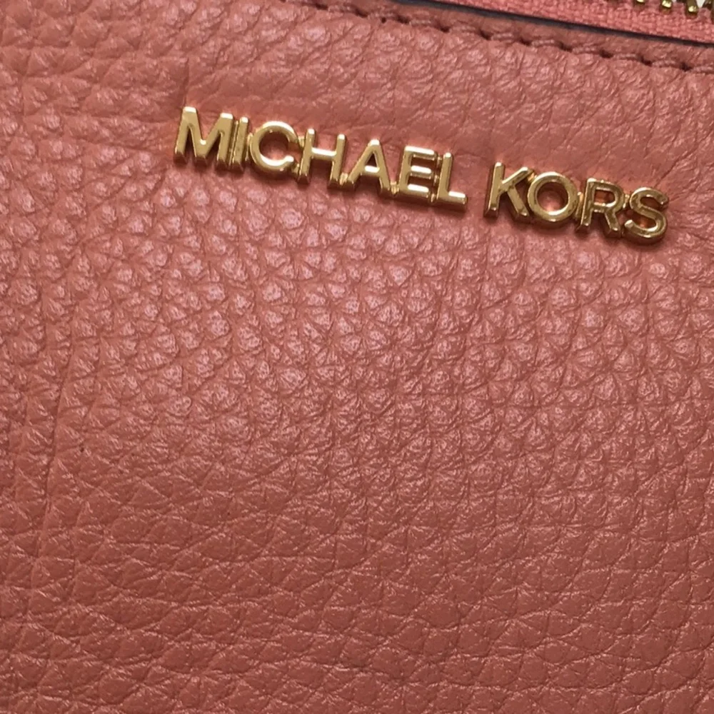 Michael Kors Wristlet Wallet Jet Set Large Clutch Pink Pebbled Leather‎ NWOT